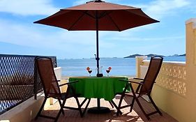 Beachfront House Sea Views Near Historic Cartagena
